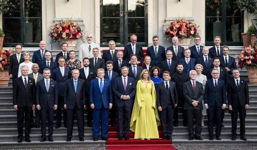 AKP'li Cumhurbaşkanı Recep Tayyip Erdoğan, NATO Devlet ve Hükümet Başkanları Zirvesi kapsamında Hollanda’nın Lahey kentine gitti.


