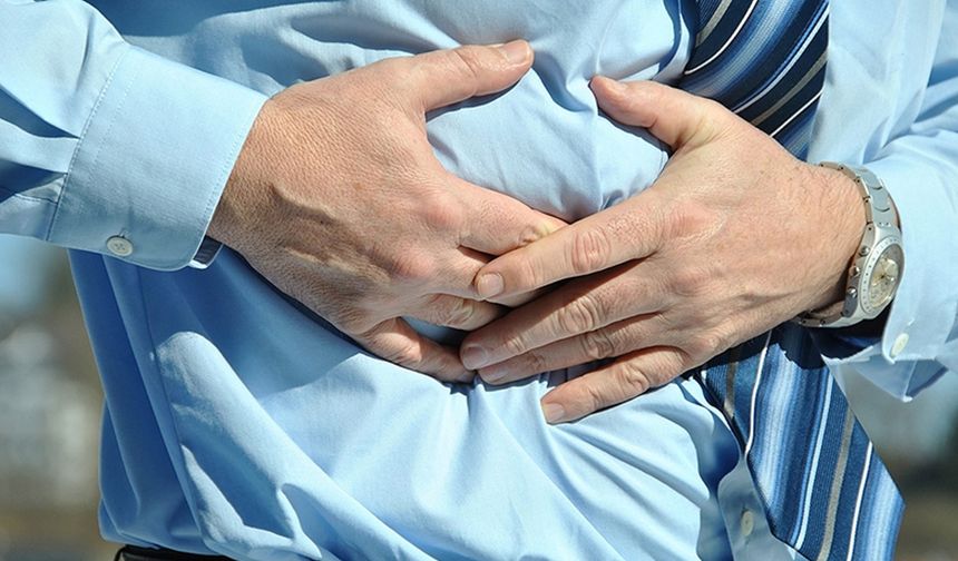 İLK OLARAK GASTRİT TEDAVİSİ GÖRDÜ

24 Nisan’da karnının sol üst tarafında “acımasız, yakıcı” bir ağrı ile uyanan bar işletmecisi Wakefield, ilk olarak gastrit tedavisi gördü. Ancak saatler sonra hastalığın, akut pankreatitten kaynaklandığı anlaşıldı.