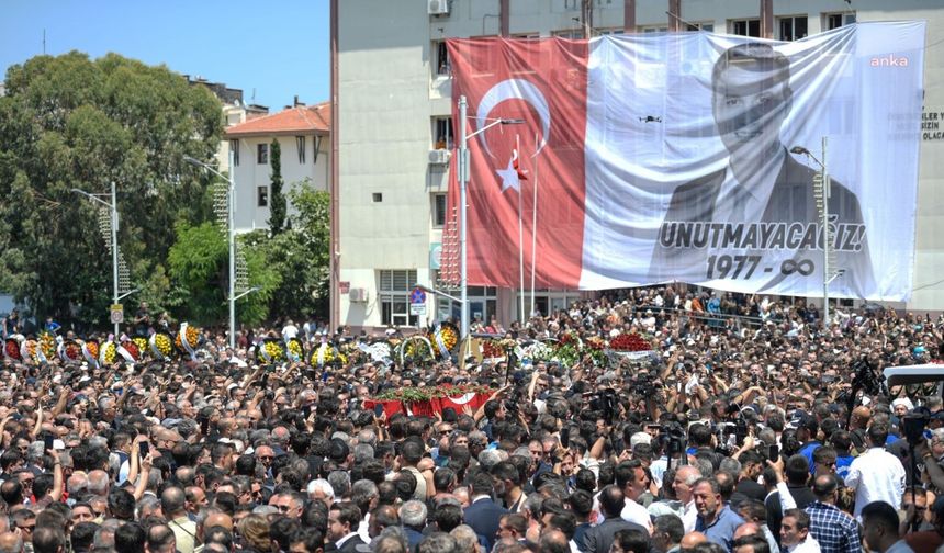 Ferdi Zeyrek’in adı İzmir’deki bir parka verildi