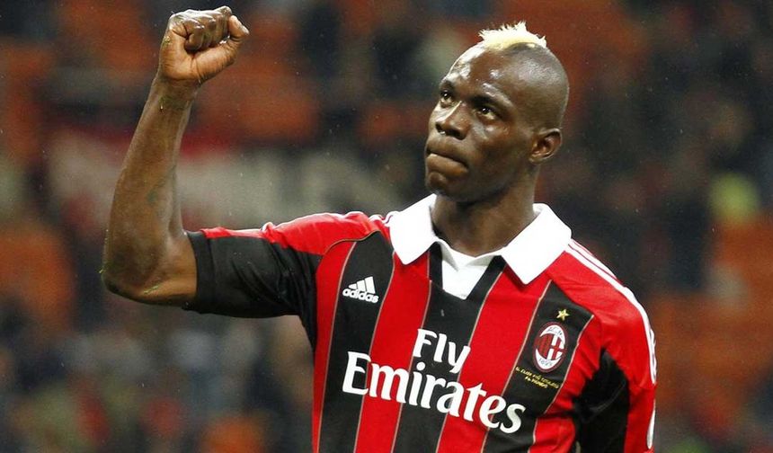 İspanya merkezli yerel gazete La Verdad’ın haberine göre; Balotelli kendisini Primera RFEF ekibi Real Murcia'ya önerdi.