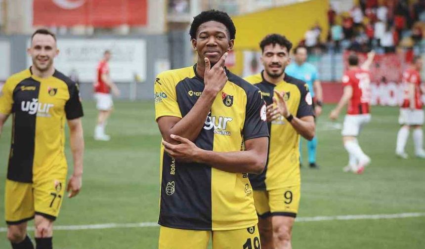 Adı daha önce üç büyüklerle de anılan oyuncuya Hollanda'dan Feyenoord takımı talip oldu. 