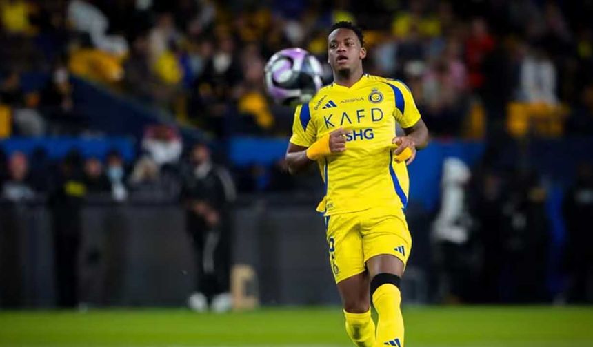 Süper Lig’de sezonun sona ermesiyle birlikte transfer çalışmalarına hızlı bir başlangıç yapan Fenerbahçe’de ilk transfer tamamlanmak üzere.

