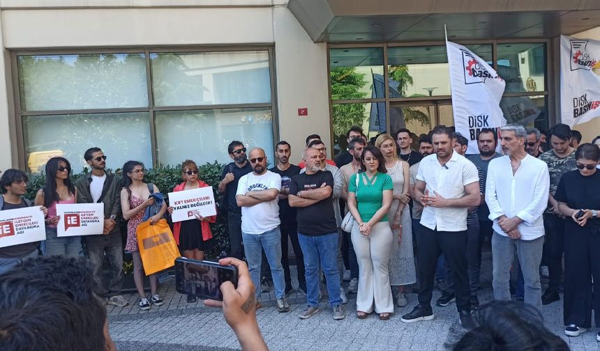 İş bırakan KRT çalışanları kanalın önünde taleplerini sıraladı
