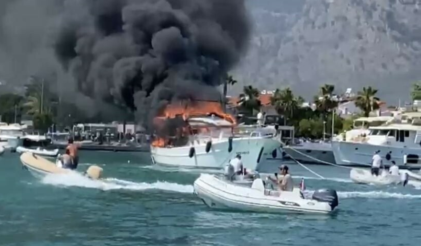 Muğla'da marinadaki yatta yangın! Kullanılamaz hale geldi