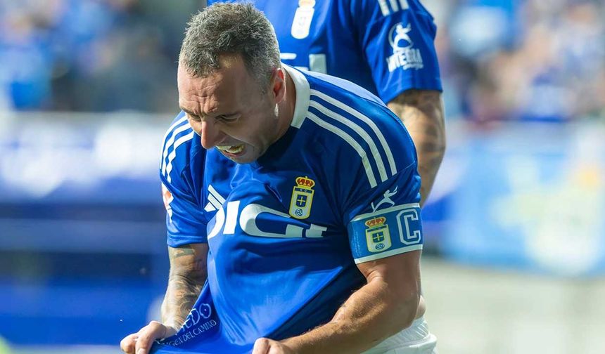 SANTI CAZORLA MUCİZESİ

Bir döneme damgasını vuran 40 yaşındaki golcü Santi Cazorla, altyapısından yetiştiği Real Oviedo’yu 24 yıl sonra LaLiga’ya taşımanın gururunu yaşadı. Önce play-off yarı finalinde attığı frikik golüyle takımını finale taşıyan 40 yaşındaki efsane, finalde de attığı penaltı golüyle unutulmaz bir hikayenin baş kahramanı oldu.