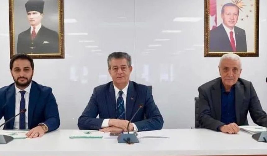 AKP'li belediyeden Sırrı Süreyya Önder kararı