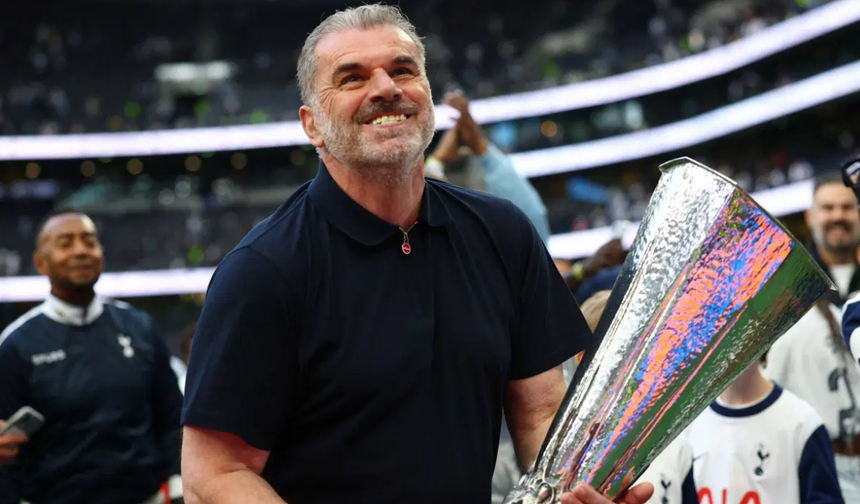Tottenham Avrupa Ligi kazanan hocasıyla yolları ayırdı!