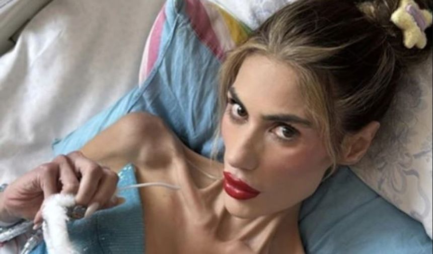 Canlı yayında gözyaşlarına boğulan Zeynep Su Candan, ablasının Mehmet Faruk Çiçek’ten gördüğü mesajları gördüğünü ve yaşananlara çok üzüldüğünü belirtti. Su Candan, "Benim ablam bu dünyada hiç değer görmedi" diyerek ablasının yaşadıklarına isyan etti.

