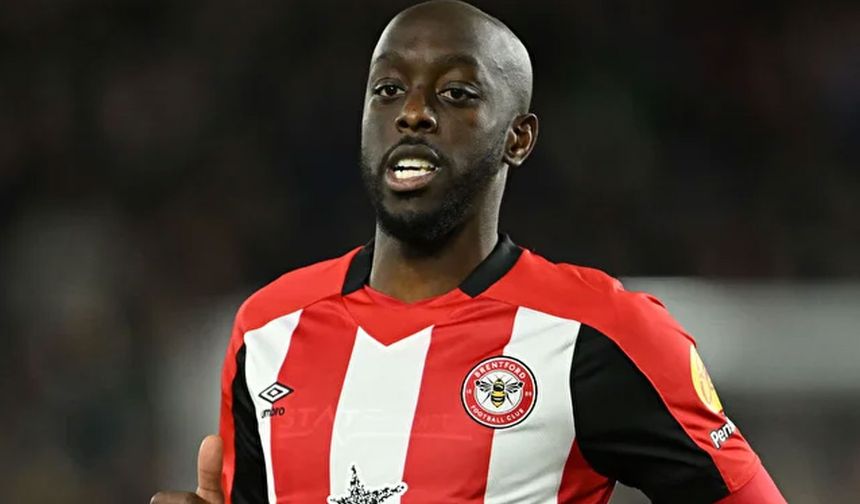 Her iki kulübün de oyuncuyu kadrosuna katmak için çalışmalarını sürdürdüğü iddia edildi. 

Galatasaray, Osimhen'den olumsuz yanıt alması durumunda oyuncuyu alternatif golcü olarak görüyor.

Fenerbahçe ise Edin Dzeko'nun ayrılığı sonrası hücum hattına en az iki ismi transfer etmeyi düşünüyor. 