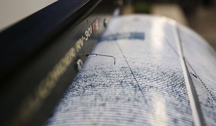 Kandilli Rasathanesi, depremin derinliğinin 5.3 kilometre olduğunu belirtti.
