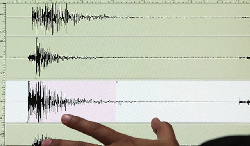 Kandilli Rasathanesi, Gemlik'te saat 11.47 sıralarında 4.0 büyüklüğünde deprem meydana geldiğini duyurdu.
