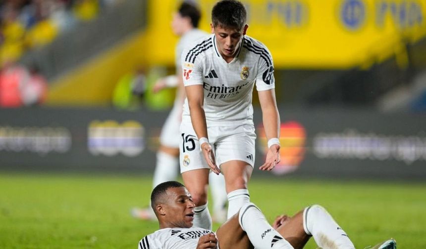 İspanyol basınından Marca, 10 numaralı formaya en güçlü aday olarak Arda Güler ve Kylian Mbappe'yi gösterdi. 