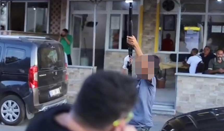 Sokak röportajında pompalı tüfekle ateş eden çocuk tutuklandı