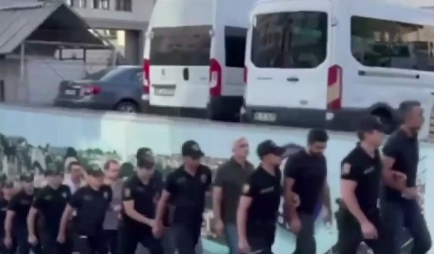Emniyet yine tek sıraya dizip görüntü servis etti!
