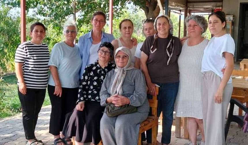 İmamoğlu’nun annesi Havva İmamoğlu, Murat Çalık’ın annesini ziyaret etti
