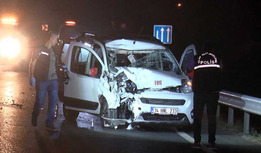 Araçla kafa kafaya çarpışan motosikletli feci şekilde can verdi