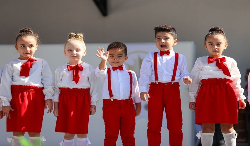 Bucalı miniklerden duygu dolu kutlama