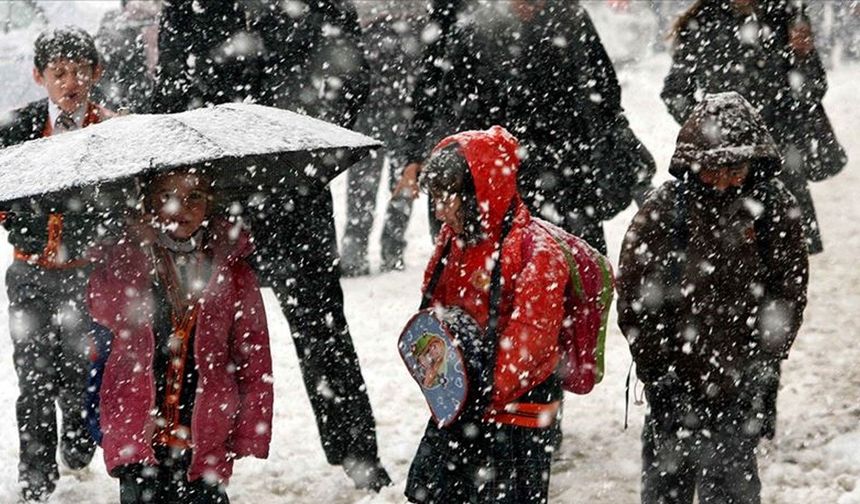 Erzurum'da eğitime kar engeli