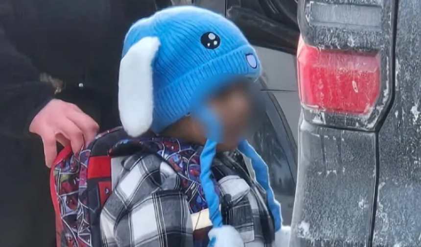 Vicdan sızlatan görüntü! ABD'de göçmen polisi 5 yaşında bir çocuğu gözaltına aldı!