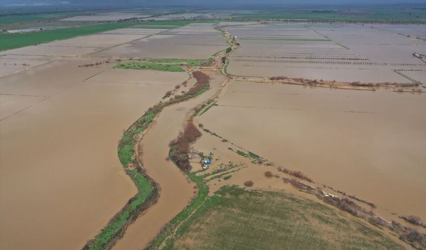 Büyük Menderes Nehri taştı