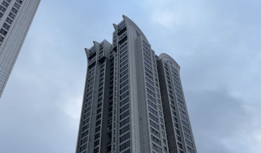 İstanbul'da dehşet! Bir çocuk 30. kattan düştü