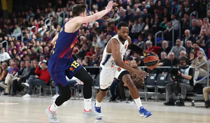 Anadolu Efes Barcelona'ya diş geçiremedi