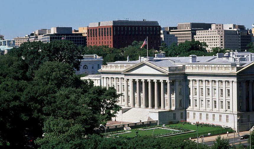 ABD, İran petrolünün satışına geçici olarak izin verdi