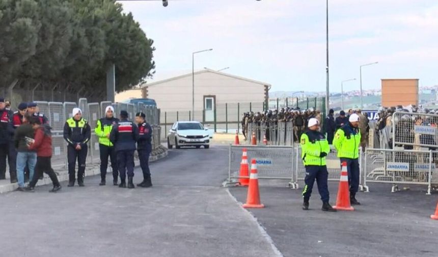 İBB davası başlamadan ertelendi