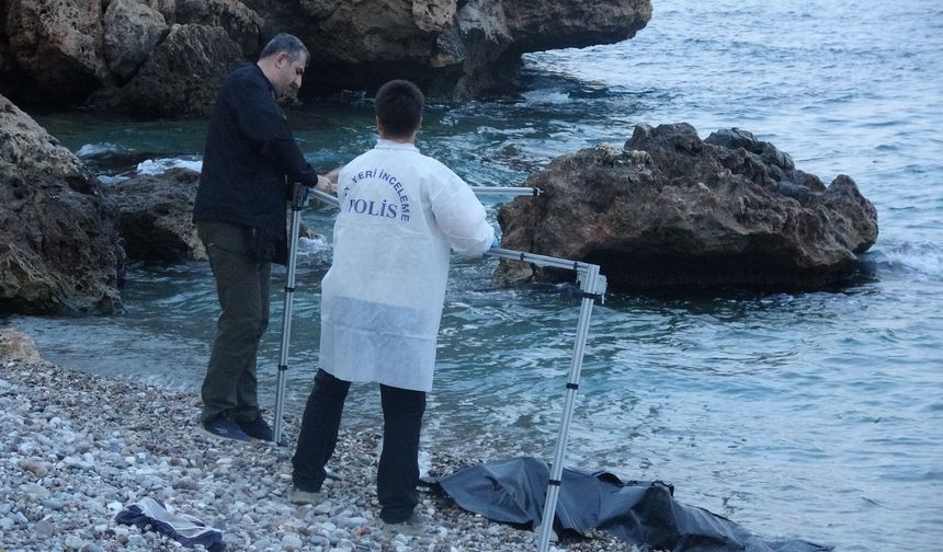Denize girdi, saatler sonra cansız bedeni bulundu