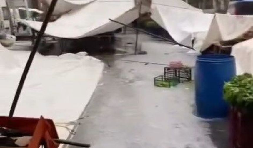 İstanbul'da dolu etkili oldu; yollar beyaza büründü