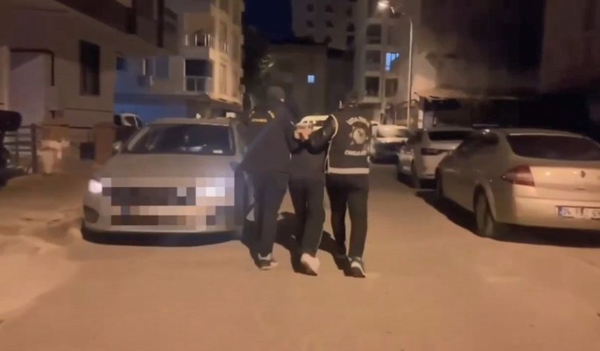 İstanbul'da suç örgütlerine operasyon: 17 gözaltı