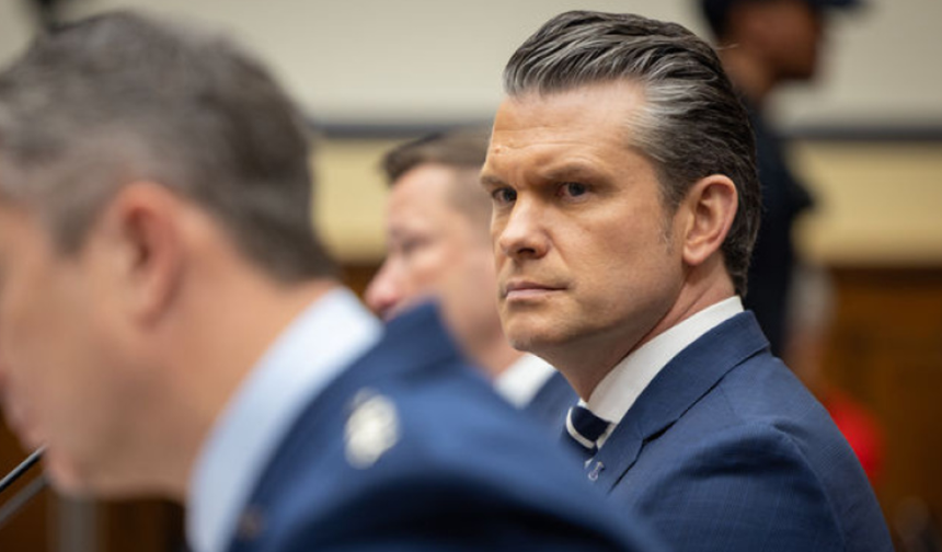 ABD'de gergin 'İran' oturumu: Savunma Bakanı ve temsilciler tartışma yaşadı