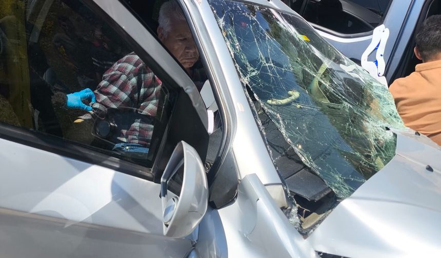 Otomobiller çarpıştı: 1 ölü, 5 yaralı
