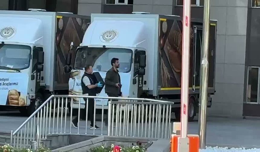 Etimesgut Belediye'sine operasyon... Başkan Erdal Beşikçioğlu dahil 52 kişi gözaltına alındı