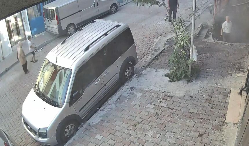 Kağıthane'de çocuklar lastik yaktı: Dumandan etkilenen KOAH hastası kadın hastaneye kaldırıldı