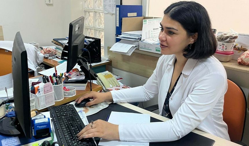 'Sıcak havada su kaybını önlemek için bir bardak kahvenin yanında bir bardak su içilmeli'
