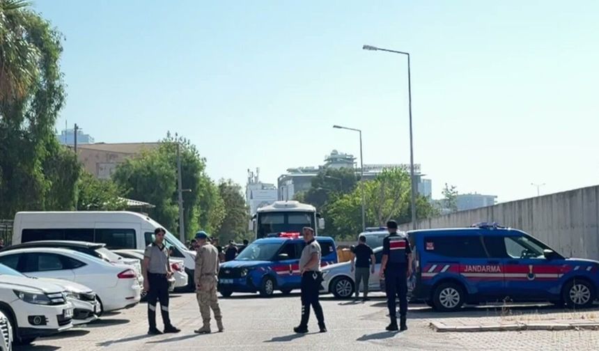 Menderes Belediyesi'ne operasyon… Belediye Başkanı Çiçek dahil 16 şüpheli adliyeye sevk edildi