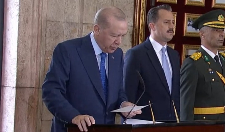 Cumhurbaşkanı Erdoğan: Milletimizin istiklaline kararlılıkla sahip çıkıyoruz