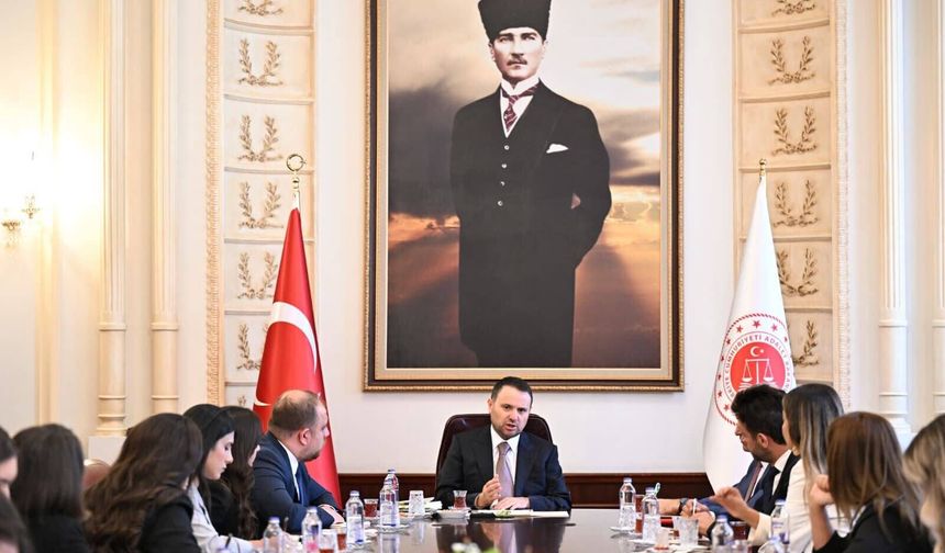 Adalet Bakanı Gürlek İstanbul adliye muhabirlerinin soruların yanıtladı