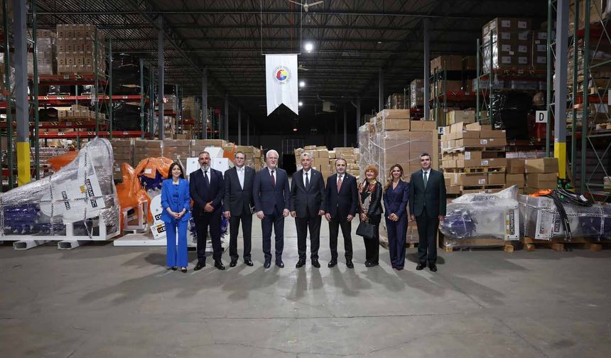 Bakan Bolat'tan Chicago'daki Türk Ticaret Merkezi'ne ziyaret: ABD ile ticaret hedefimiz 50 milyar dolar