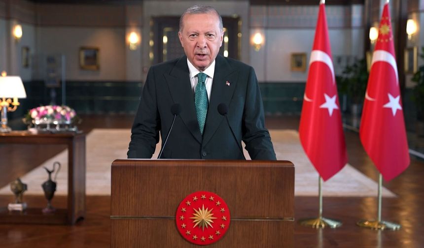 Cumhurbaşkanı Erdoğan: İmam hatipler başarı çıtasını sürekli daha yükseğe taşıyor