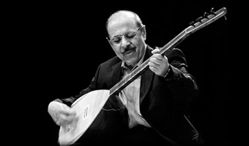 Çok küçük yaşta bağlama ve keman çalmayı öğrendi. Çocuk yaşlarında babasıyla yörenin eğlencelerinde saz çalıp türküler söylemeye başlayan “saz üstadı”, 8 yıl boyunca Kırşehir, Nevşehir, Niğde, Kırıkkale, Keskin, Yerköy, Kayseri, Yozgat gibi birçok yeri gezerek babası ile geçimlerini sağlamaya çalıştı. Bu yüzden de okula gidemeyen Neşet Ertaş’a, okumayı ağabeyi Necati Ertaş öğretti.