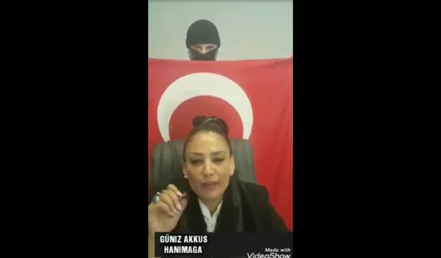 Organize suç örgütü lideri Sedat Peker'i tehdit eden Güniz Akkuş yayınladığı videodan Sedat Peker'e şöyle seslendi:
''Bana bak Sedat, sana 10 gün müddet veriyorum. Delikanlı gibi karşıma çık. Yoksa gerçek vatan sevdalıları kardeşim bir gece ansızın senin ziyaretine gelecek.''