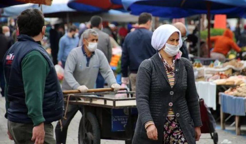 Hafta sonu sokağa çıkma yasağı için İçişleri Bakanlığı'ndan son dakika genelge yayınlandı. Bakanlığın genelgeside hafta sonu sokağa çıkma yasağının cuma günü ile birleştirileceği belirtildi. '23 Nisan Ulusal Egemenlik ve Çocuk Bayramı' resmi tatil olması dolayısıyla bu hafta sonuna özel sokağa çıkma kısıtlaması 22 Nisan Perşembe günü saat 19.00’da başlayacak. Hafta sonu 10.00- 17.00 saatleri arasında açık olan bakkal, market, kasap, manav ve kuruyemişçi ile şehirlerarası seyahat kısıtlamasına dair usul ve esaslar 23 Nisan Cuma günü de bire bir uygulanacak.