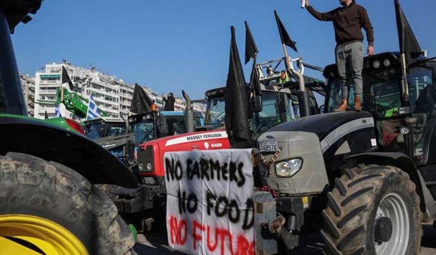 Polisin çiftçilere müdahale etmesi üzerine arbede yaşandı.