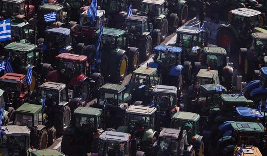 Ülke genelindeki protestolarda zaman zaman güvenlik güçlerine direnen çiftçiler, bu hafta başkent Atina`da traktörleriyle büyük bir gösteri yapmayı planlıyor.