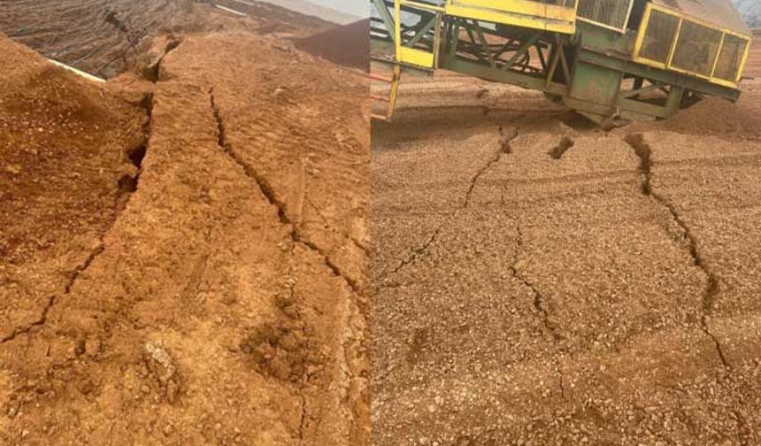 Medyascope'tan Gülseven Özkan'ın haberine göre, işçilerin çektiği ve ilk kez kamuoyuna yansıyan fotoğraflarda, toprakta belirgin çatlaklar ve bir iş makinasının kuma saplanarak yan yattığı görülüyor. İşçiler, çatlaklara rağmen ekiplerin sahadan çekilmediğini ve hiçbir güvenlik önlemi alınmadığını belirtti.