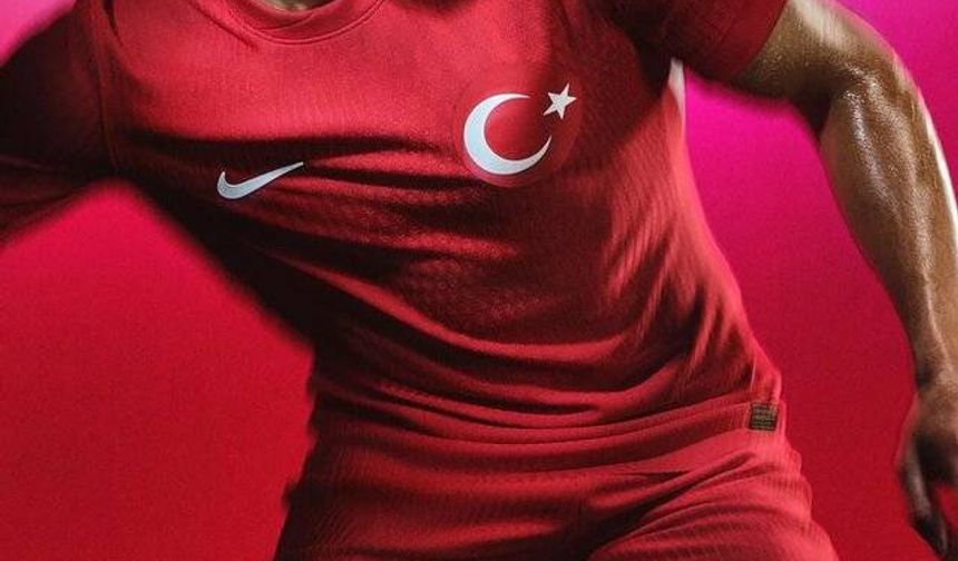 Tarihinde ilk kez eleme grubunu lider bitirerek bir organizasyona adını yazdıran Ay-Yıldızlı ekibimizin, bu dev turnuvada giyeceği formalar ortaya çıktı.