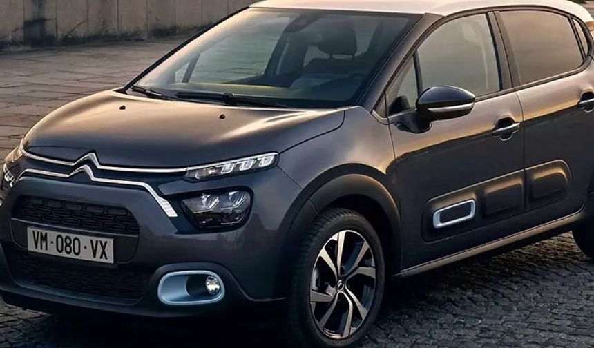 Citroen C3 Fiyat Listesi Temmuz 2024: 1.2 PureTech 83 HP - 5 İleri Manuel Feel Bold 963.000 TL , 1.2 PureTech 110 HP - EAT6 Feel Business 1.077.0000 TL , 1.2 PureTech 110 HP - EAT6 Feel Bold 1.087.0000 TL , 1.2 PureTech 110 HP - EAT6 Shine 1.123.000 TL , 1.2 PureTech 110 HP - EAT6 ELLE 1.166.000 TL
