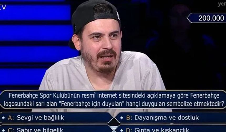 Gündem olan soru şu şekilde: "Fenerbahçe Spor Kulübünün resmi internet sitesindeki açıklamaya göre Fenerbahçe logosundaki sarı alan "Fenerbahçe için duyulan" hangi duyguları sembolize etmektedir?"